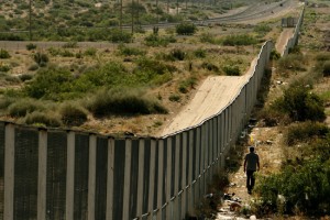 Border Patrol Agents Monitor US-Mexico Border